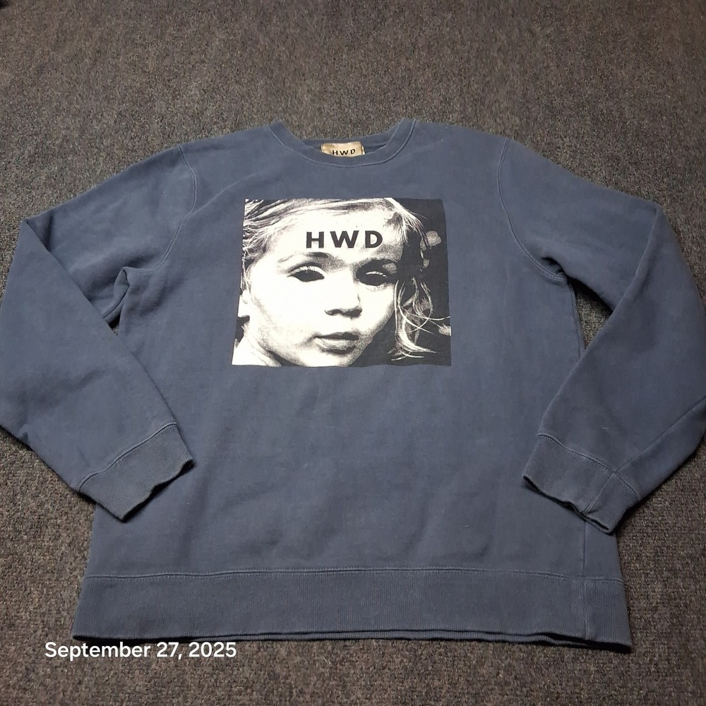 Halfway Dead Sweatshirt HWD Blue Size Large Crew Neck Girl Black Eyes